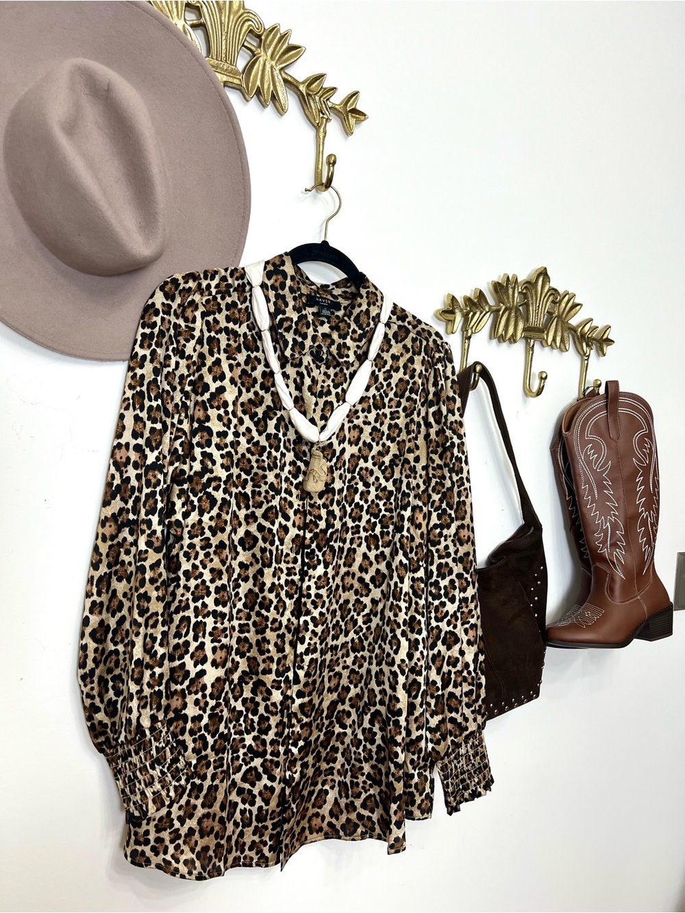 🆕Animal print blouse 1x ptp 25”